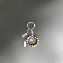 Charger l'image dans la galerie, Porte-clés paix oeil de tigre